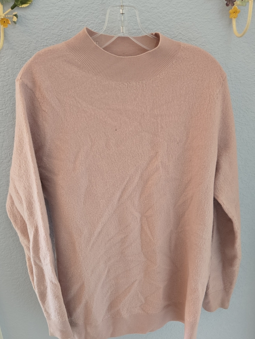 Women's Crewneck Pullover Sweater With Bow Detail - Blush Pink